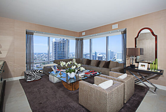 37427 1425 Brickell Avenue 42C