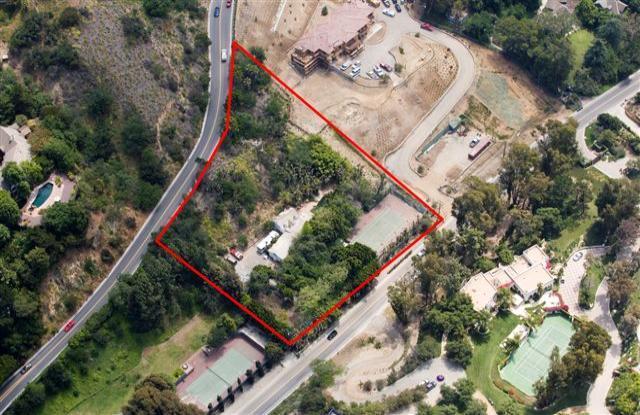 37540C1581565127326 2750 Benedict Canyon Drive