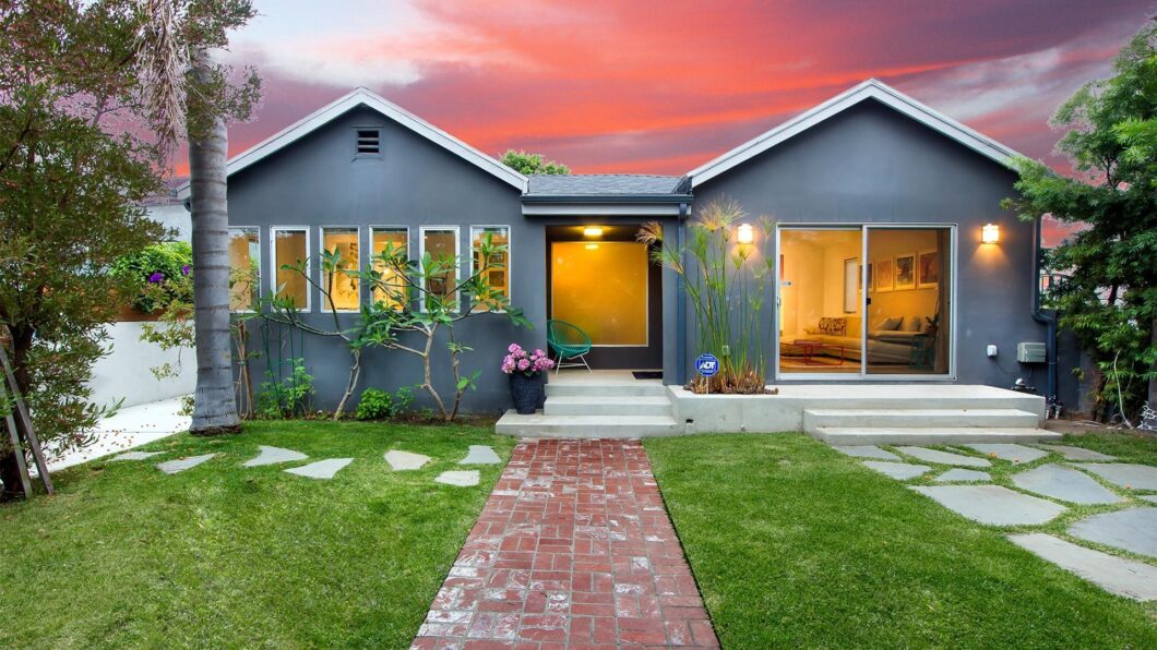 37540C1581565407027 2027 Walgrove Ave