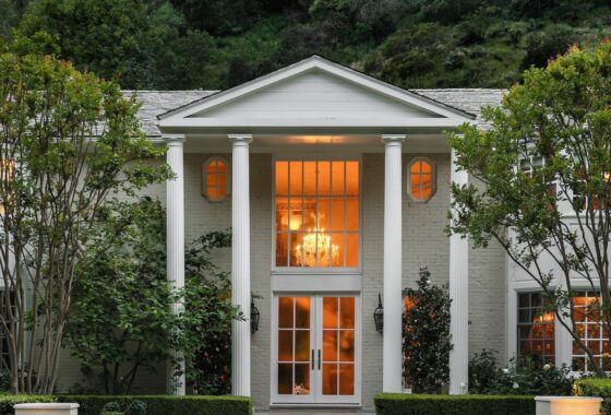 37540C1581566496910 1381 Moraga Drive