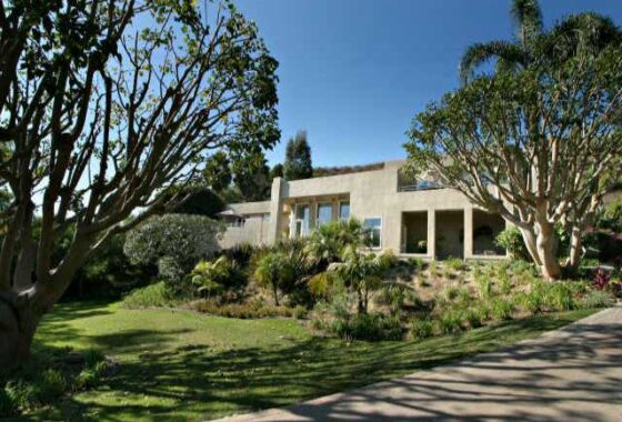 37559 14820 De La Valle Place