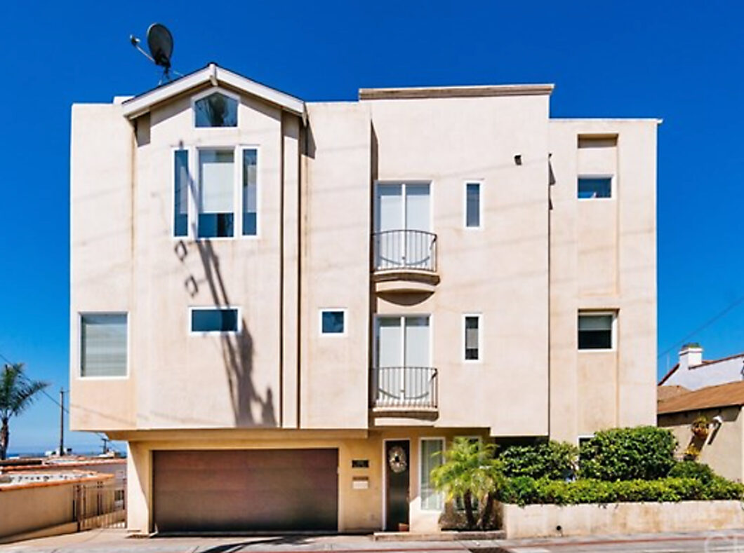 37562C1581808047277 1715 Bayview Drive