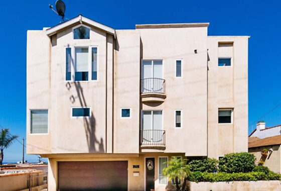 37562C1581808047277 1715 Bayview Drive