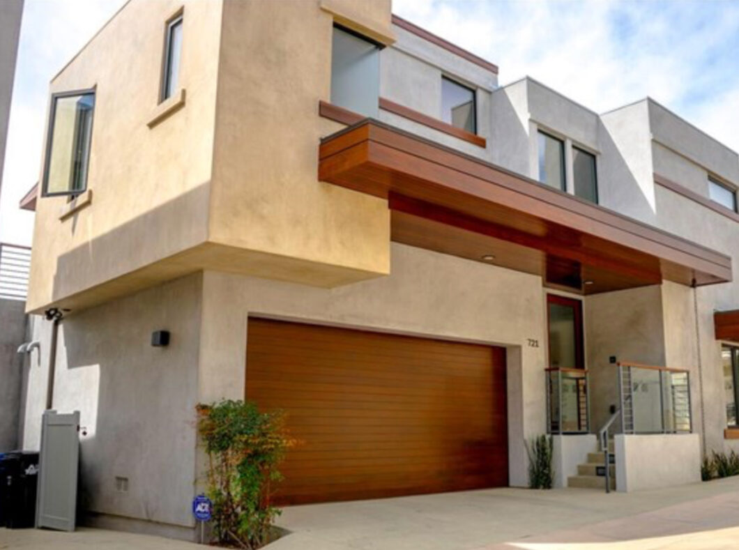 37562C1581818574850 721 21st Street