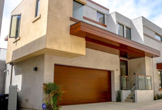 37562C1581818574850 721 21st Street