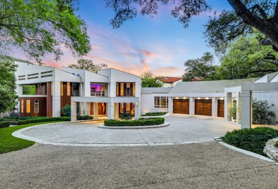 37664C1608166263537 3511 Westlake Drive