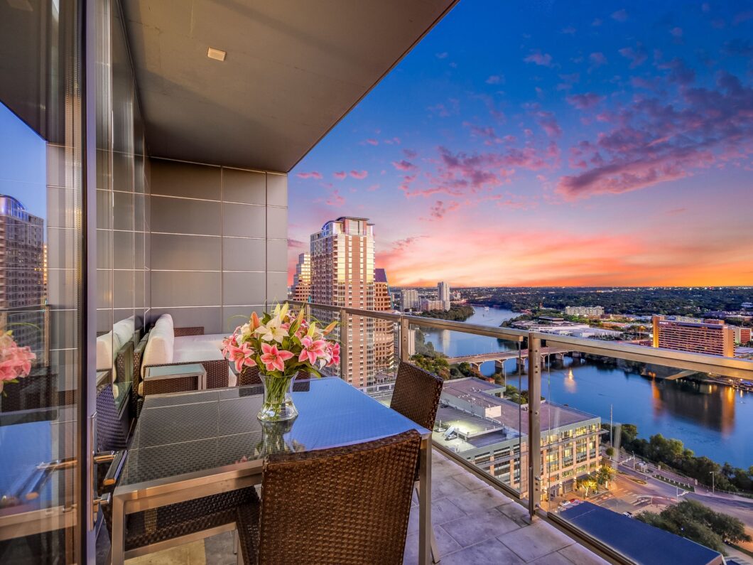 37664C1608169043296 210 Lavaca Street Unit
