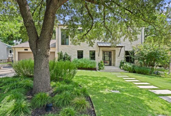 37664C1632423748016 1901 Vista Lane