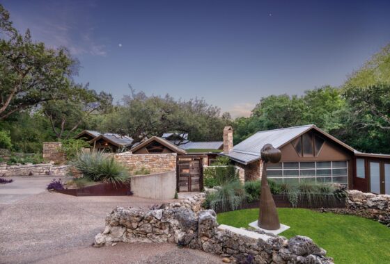 37664C1654720624343 2707 Valley Springs Rd