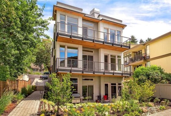 37670C1587066337368 4605 Lake Washington Blvd NE