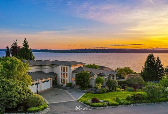 37991C1658290070117 1688 W 10th Street
