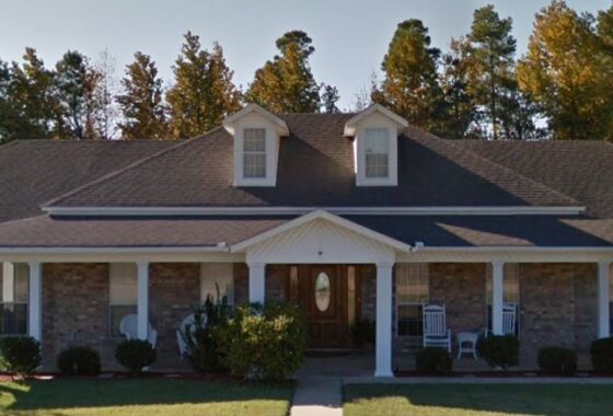 39607C1595007111425 8 Claiborne