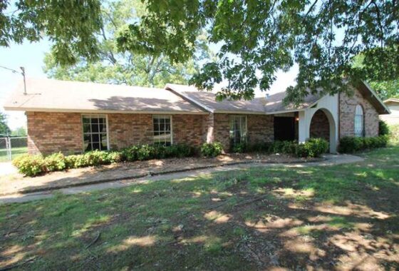 39607C1598554641933 3408 Moores Ln.