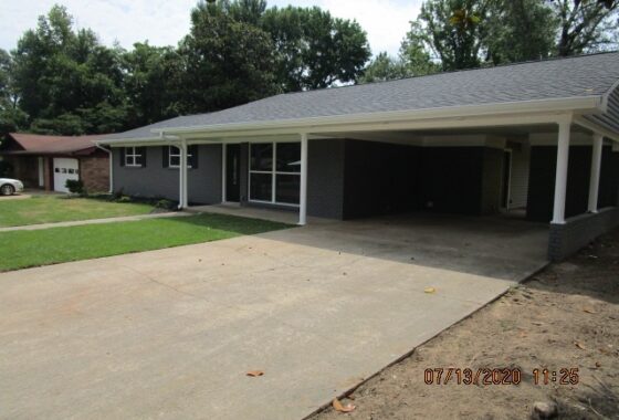 39607C1600096435914 704 Hawkins