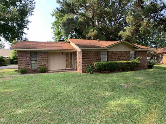 39607C1635537068654 18 Village Circle