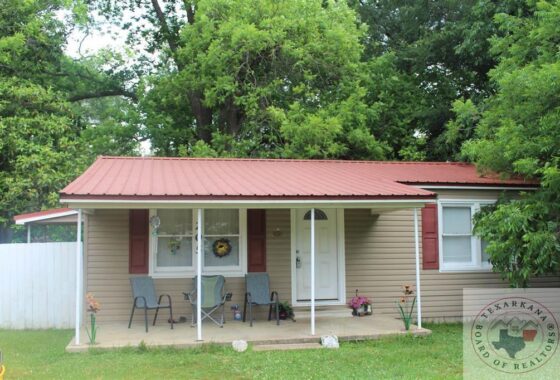 39607C1663615785922 205 E Avenue A