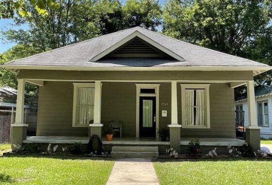 39607C1668456812208 2309 Wood St.