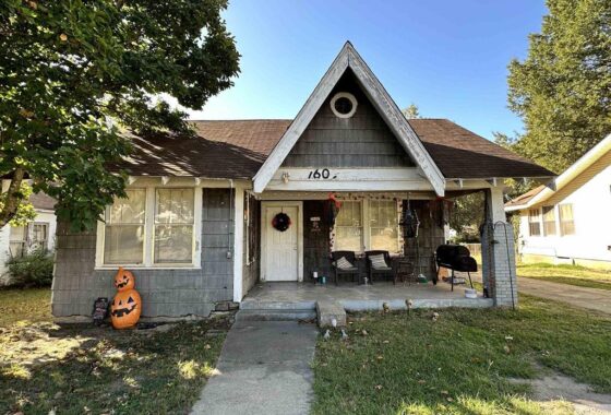 39607C1669998440882 1609 W. 16th St.
