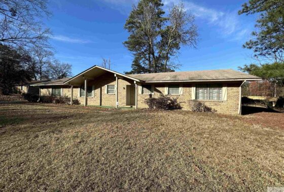 39607C1675978066690 4 Dogwood Ln.