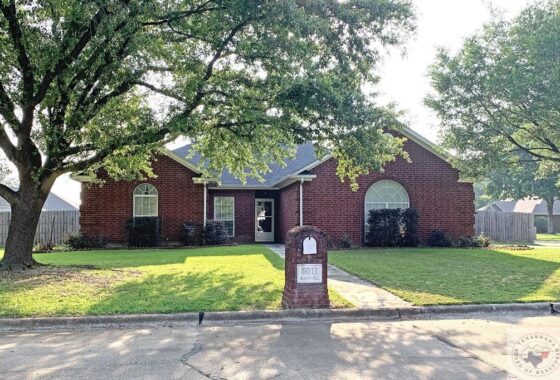 39607C1689368486454 6011 Beacon Hill Dr.
