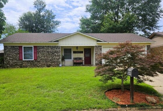 39607C1692368416520 236 E Greenfield Dr.