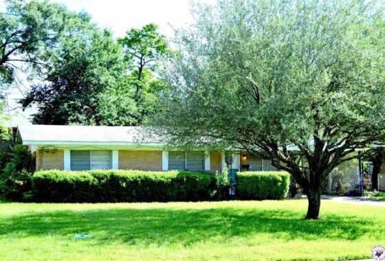 39607C1752548233241 530 Bentley Dr.