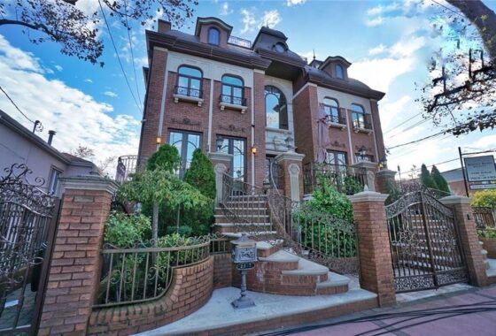 39608C1596152213611 2347 East 63rd St