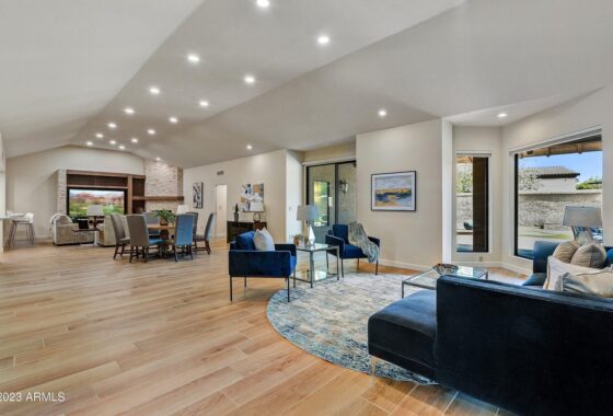 39802C1699731022301 4436 E Camelback Rd