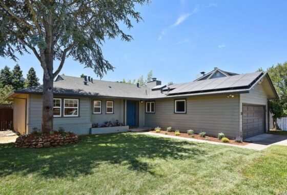39935C1594881345743 33 Paloma Drive