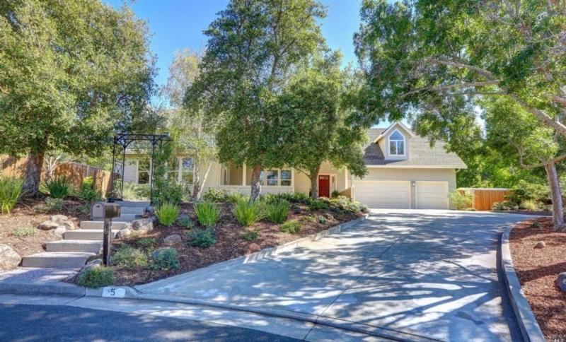 39935C1594958426650 5 Lois Court