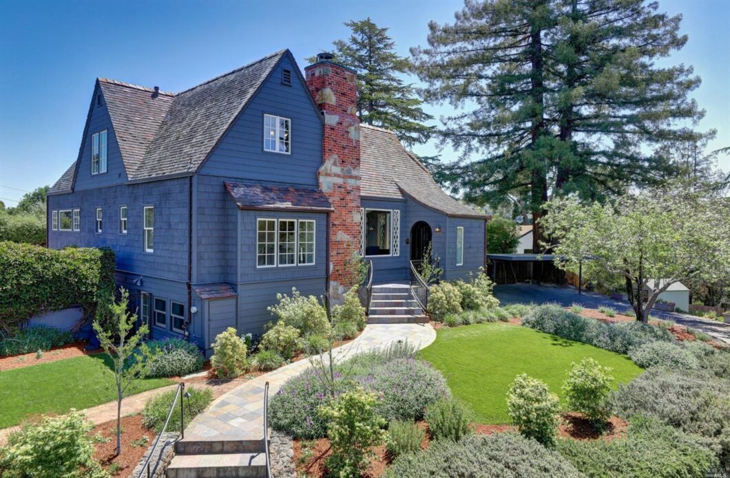 39935C1638332051843 385 Elm Avenue