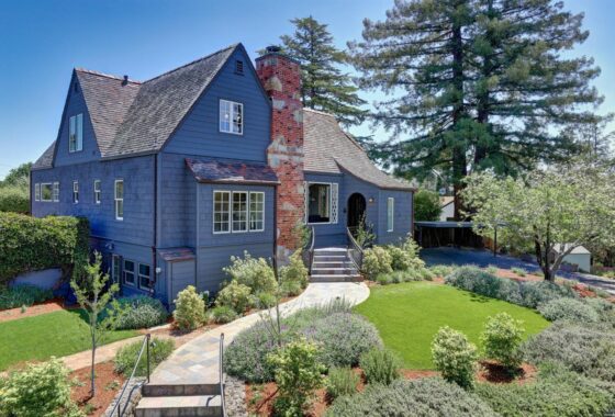 39935C1638332051843 385 Elm Avenue