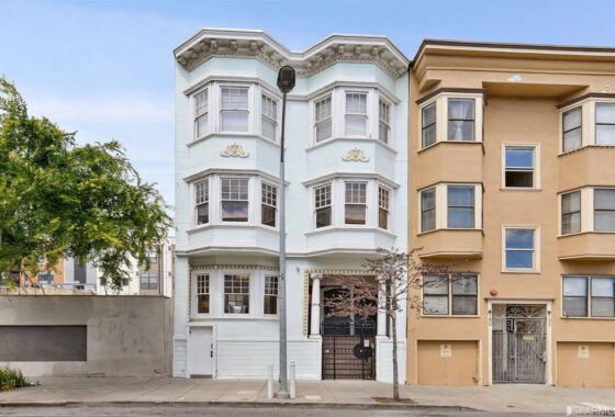 39935C1638340365494 151 153 Russ St