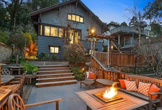 39935C1638503248789 5 Roberts Ave
