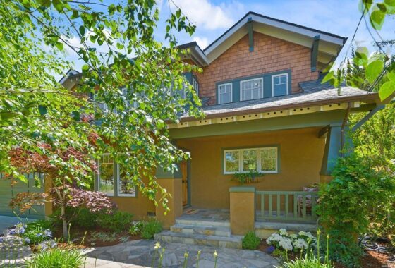 39935C1638504179753 8 Constance Dr