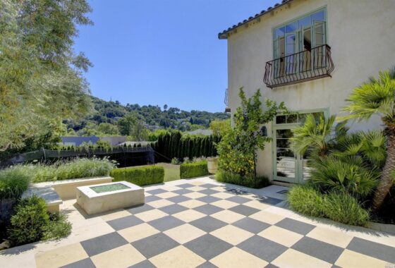 39935C1638505712772 355 Forbes Ave