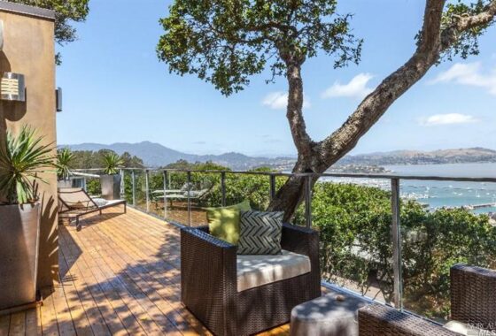39935C1638511136710 77 Toyon Ln