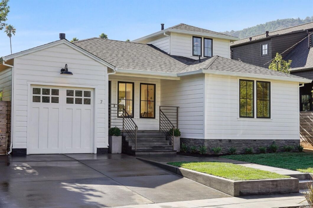 39935C1638515242791 7 William Ave
