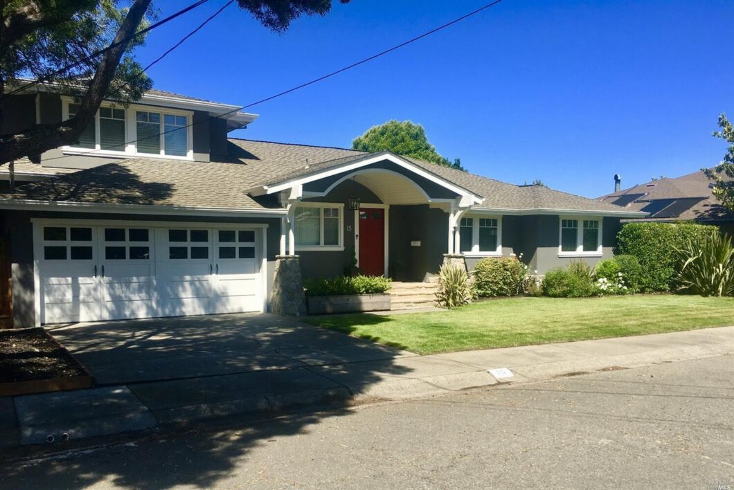 39935C1638515418931 15 Harvard Dr