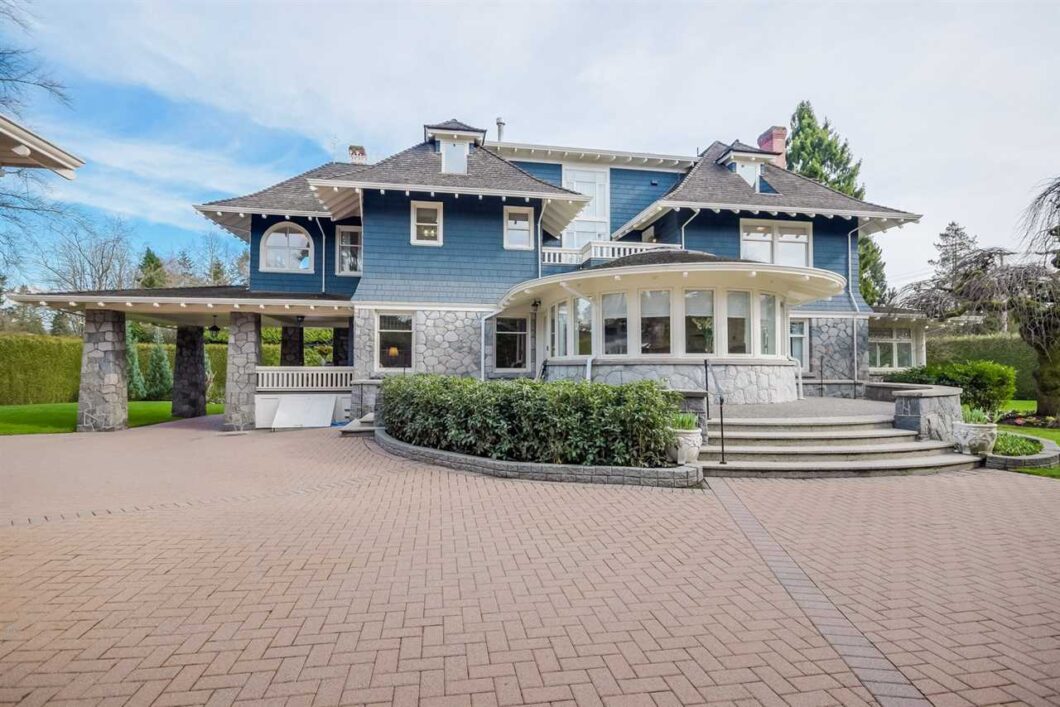 39951C1619202798936 3589 Granville Street