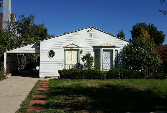 40015 2035 Thayer Avenue