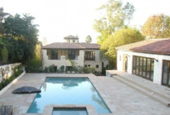40291C1596061243339 1164 N. Doheny Drive