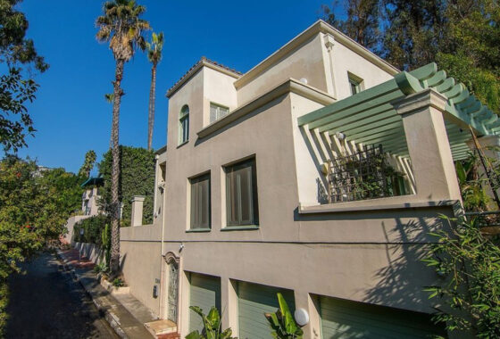 40291C1596061455096 1368 Doheny Place
