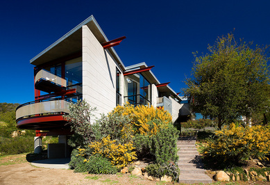 4053 2255 N Topanga Canyon Boulevard