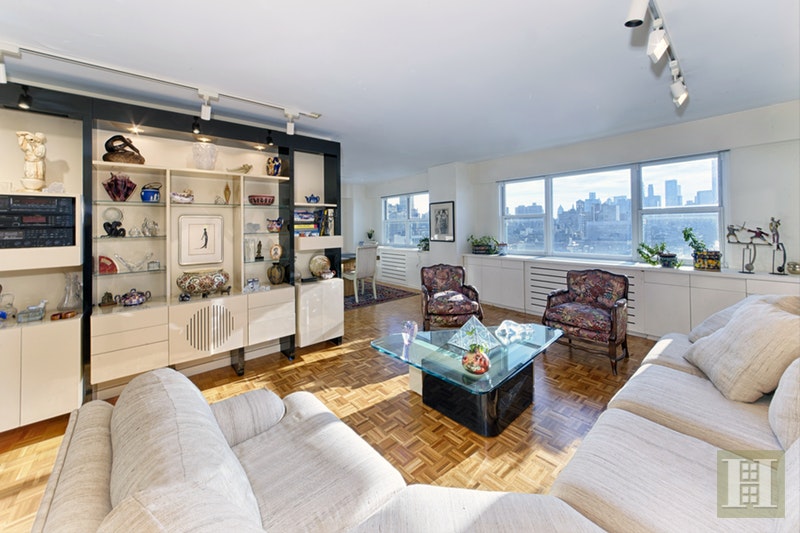 40586C1609970195269 101 W 12th Street 14R