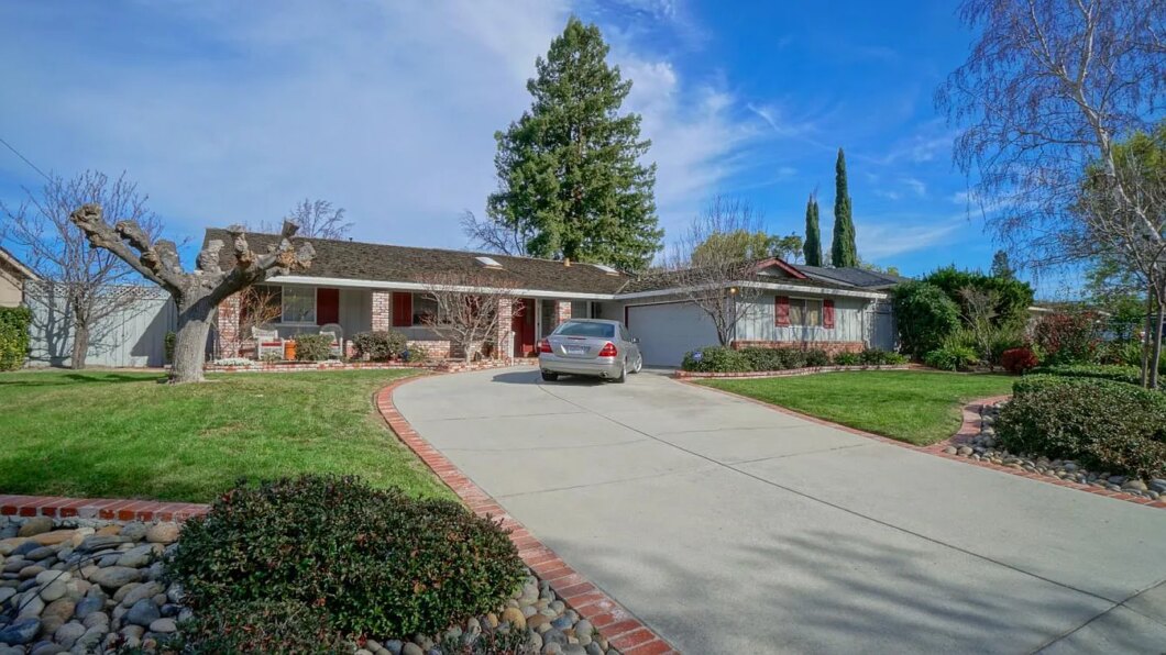 40674C1600285132743 179 Belvue Drive