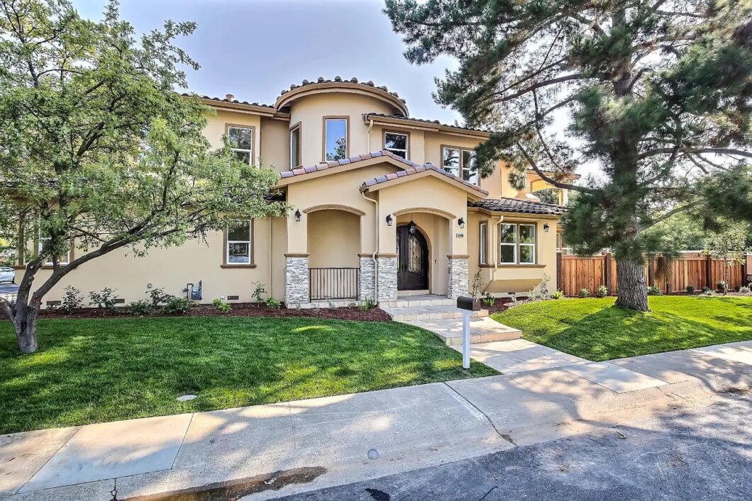 40674C1600708125783 18600 Barnhart Ave
