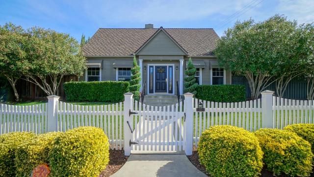 40674C1613094324017 100 Amanda Lane