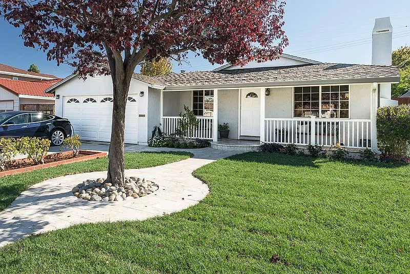40674C1613167559276 1082 Huntingdon Dr