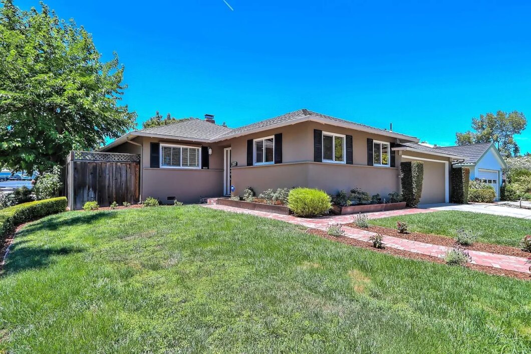 40674C1613177635184 237 Carlton Ct